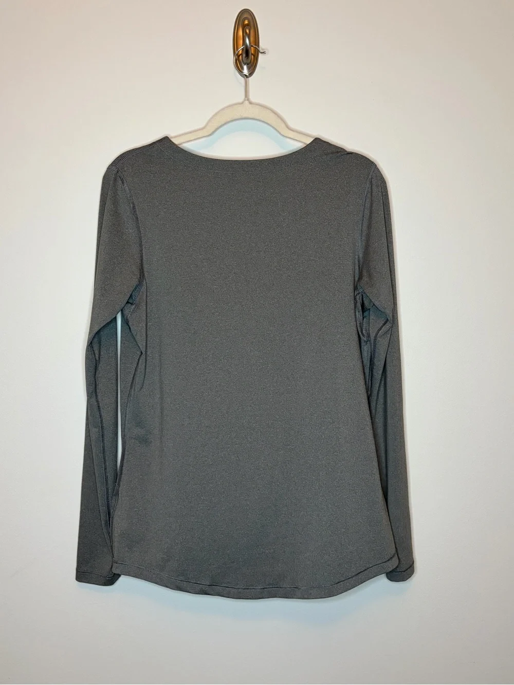 Nike Womens Grey Dri-FIT Long Sleeve V-Neck Shirt with Thumb Holes XL